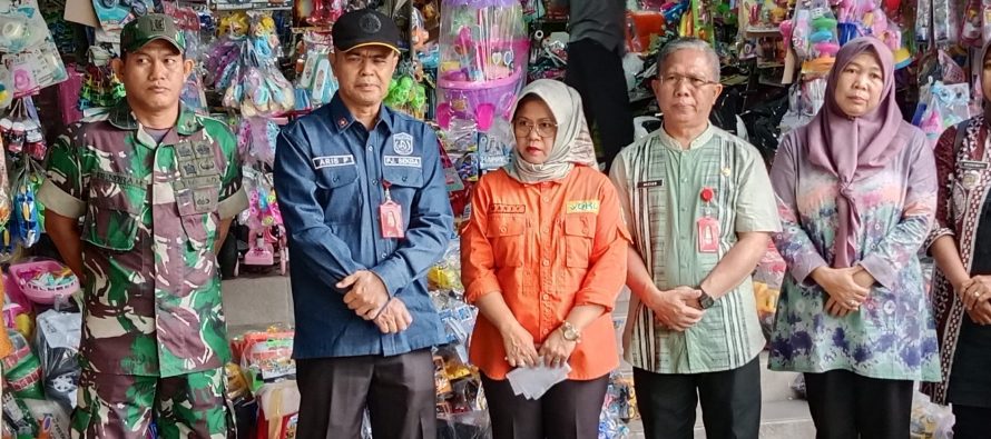 Pj Sekda dengan Tim Satgas Ketahanan Pangan Kota Prabumulih Lakukan Operasi Sidak Pasar
