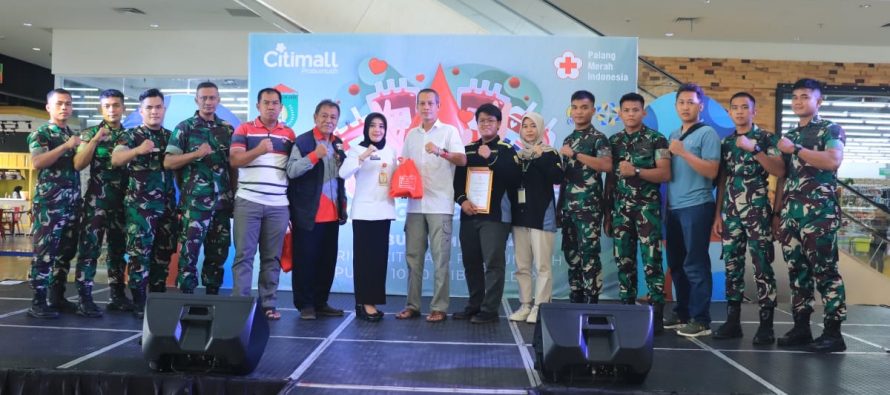 Keluarga Mahasiswa Prabumulih (KMP) UNSRI menyelenggarakan kegiatan donor darah bertajuk “Blood Nation: A Drop of Blood Save the World”