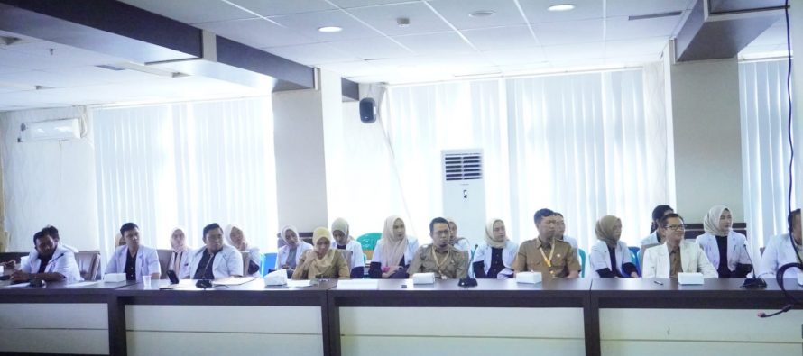 Penjabat Walikota Prabumulih H. Elman ST., MM menghadiri rapat penerimaan dan pembekalan Program Dokter Indonesia (PIDI) dan Peserta Internship Dokter Gigi Indonesia (PIDGI) Periode Mei Tahun 2024
