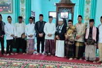 Penjabat Walikota Prabumulih, H. Elman, ST, MM bersama istri dan keluarga serta para jajaran Pemerintah Kota Prabumulih yang tergabung pada Tim 1 laksanakan Shalat Idul Adha