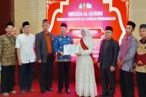 Asisten Administrasi Umum Drs. Amilton menghadiri acara Wisuda Al- Quran dengan tema “Meraih Kebahagiaan Bersama Al-Quran”