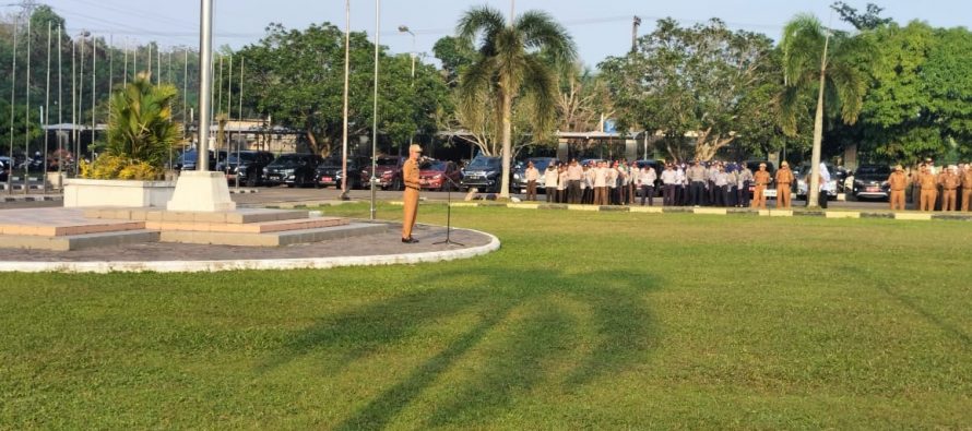 Kegiatan Penjabat Walikota Prabumulih H. Elman, ST., MM memimpin apel mingguan di Halaman Kantor Pemerintah Kota Prabumulih,
