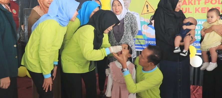 Penjabat Walikota Prabumulih H. Elman, ST., MM membuka Launching Pekan Imunisasi Nasional (PIN) Polio dalam rangka Penangulangan Kejadian Luar Biasa (KLB) Polio