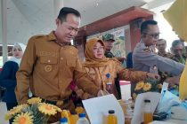 PJ WALIKOTA PRABUMULIH RESMIKAN LOMBA KREASI PANGAN OLAHAN BUAH NANAS SEBAGAI OLEH-OLEH KHAS PRABUMULIH