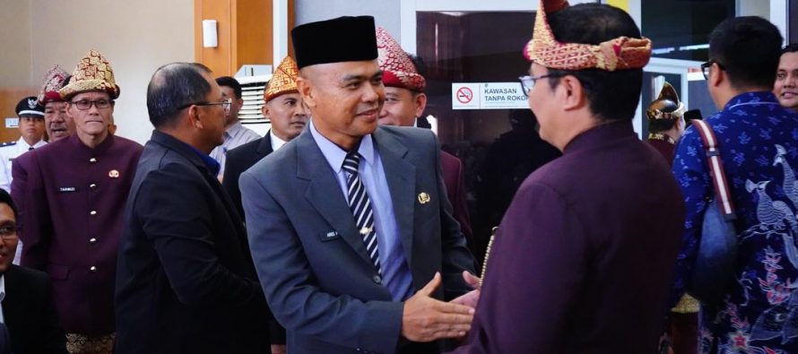 PJ SEKDA MEWAKILI PJ WALIKOTA PRABUMULIH HADIRI RAPAT PARIPURNA ISTIMEWA DPRD KABUPATEN MUARA ENIM
