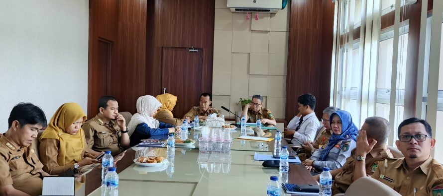 RAPAT KOORDINASI PEMBAHASAN LANGKAH KONKRET PENGENDALIAN INFLASI SEKALIGUS SOSIALISASI PENYEDIAAN 3 JUTA RUMAH