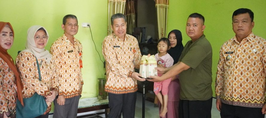 Pemberian Bantuan Sembako Terkait Kegiatan Penanganan Kerawanan Pangan dan Bahan Makanan Tambahan untuk Anak Stunting