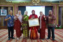 Kota Prabumulih Raih Penghargaan di Peringatan Hari Ibu ke-96 di Palembang