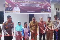 Pemkot Prabumulih Lakukan Simbolis Penyerahan Kunci Rumah bersama Kapolda Sumsel dan CSR Bank Sumsel Babel Cabang Prabumulih