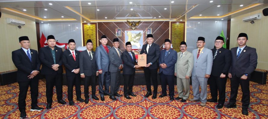 Wakil Wali Kota Prabumulih Terima Rekomendasi DPRD atas LKPJ Wali Kota Prabumulih Tahun Anggaran 2024
