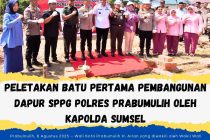 PELETAKAN BATU PERTAMA PEMBANGUNAN DAPUR SPPG POLRES PRABUMULIH OLEH KAPOLDA SUMSEL