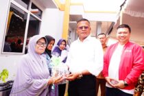 Wali Kota Prabumulih Apresiasi Azko Bagikan 1.000 Lampu LED Untuk Warga Muara Dua Barat