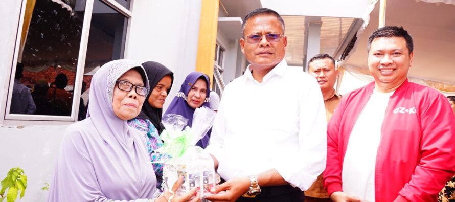 Wali Kota Prabumulih Apresiasi Azko Bagikan 1.000 Lampu LED Untuk Warga Muara Dua Barat