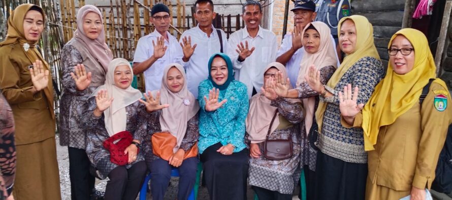 Ketua TP PKK Kota Prabumulih Tinjau Balita Stunting di Desa Tanjung Menang dan Kelurahan Tanjung Raman