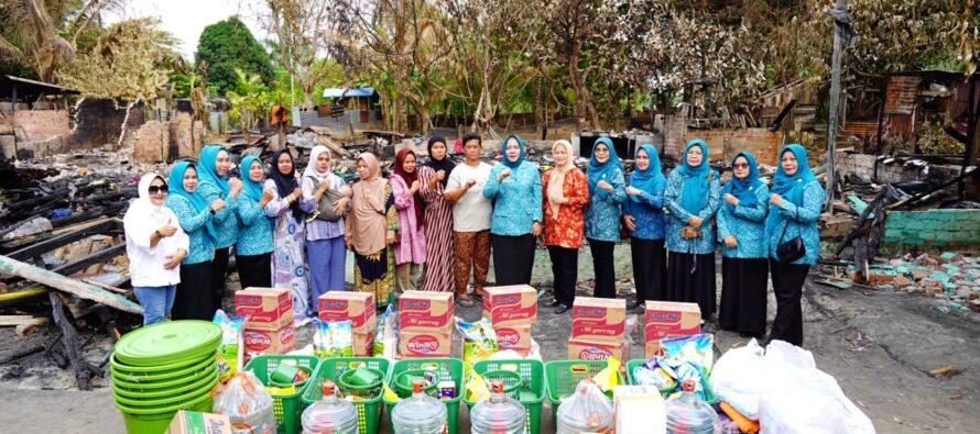 Kunjungan Ketua TP PKK Kota Prabumulih Kepada Warga Tertimpa Musibah Kebakaran di Ds Karangan dan Kelurahan Patih Galung
