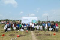 Peringati Hari Lingkungan Hidup, Pertagas OSSA Gandeng Pemkot Prabumulih dan Sekolah Lansia Tanam 200 Pohon di Desa Pangkul untuk Solusi Iklim dan Kesehatan Mental