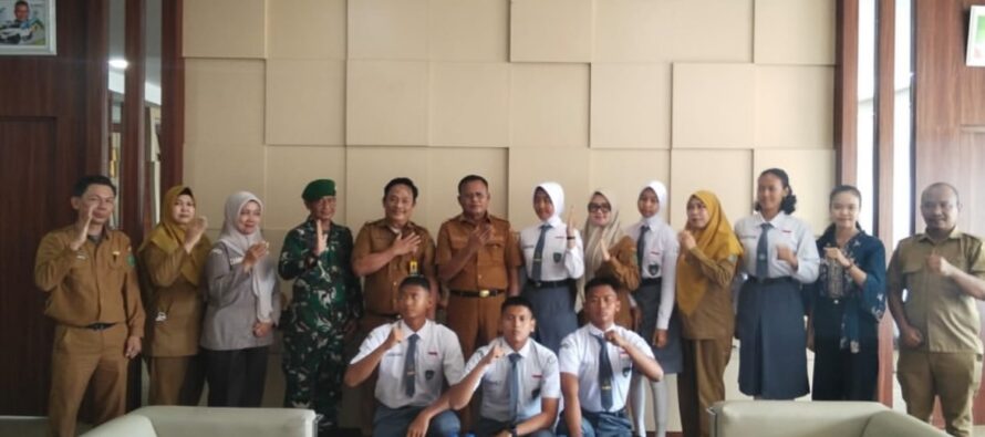 Wali Kota Prabumulih Terima Audiensi Paskibraka Dan Lepas Perwakilan Ke Tingkat Provinsi