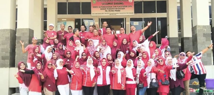 Ketua TP PKK Kota Prabumulih Hadiri Peringatan HUT RI Ke-81 Di Disdukcapil Kota Prabumulih