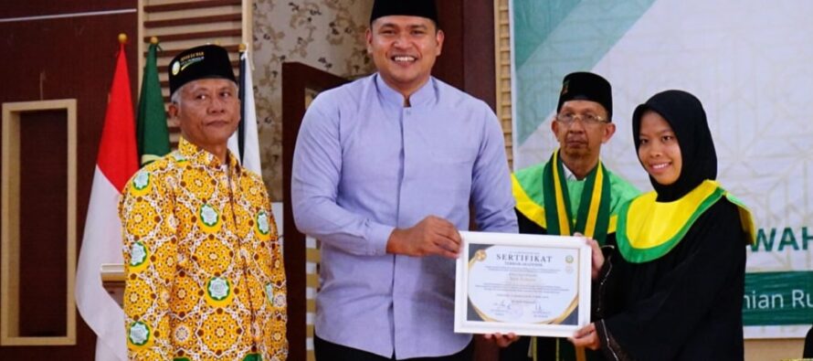 Wakil Wali Kota Prabumulih Hadiri Wisuda Akademi Dakwah Indonesia Maliki Prabumulih Angkatan VII